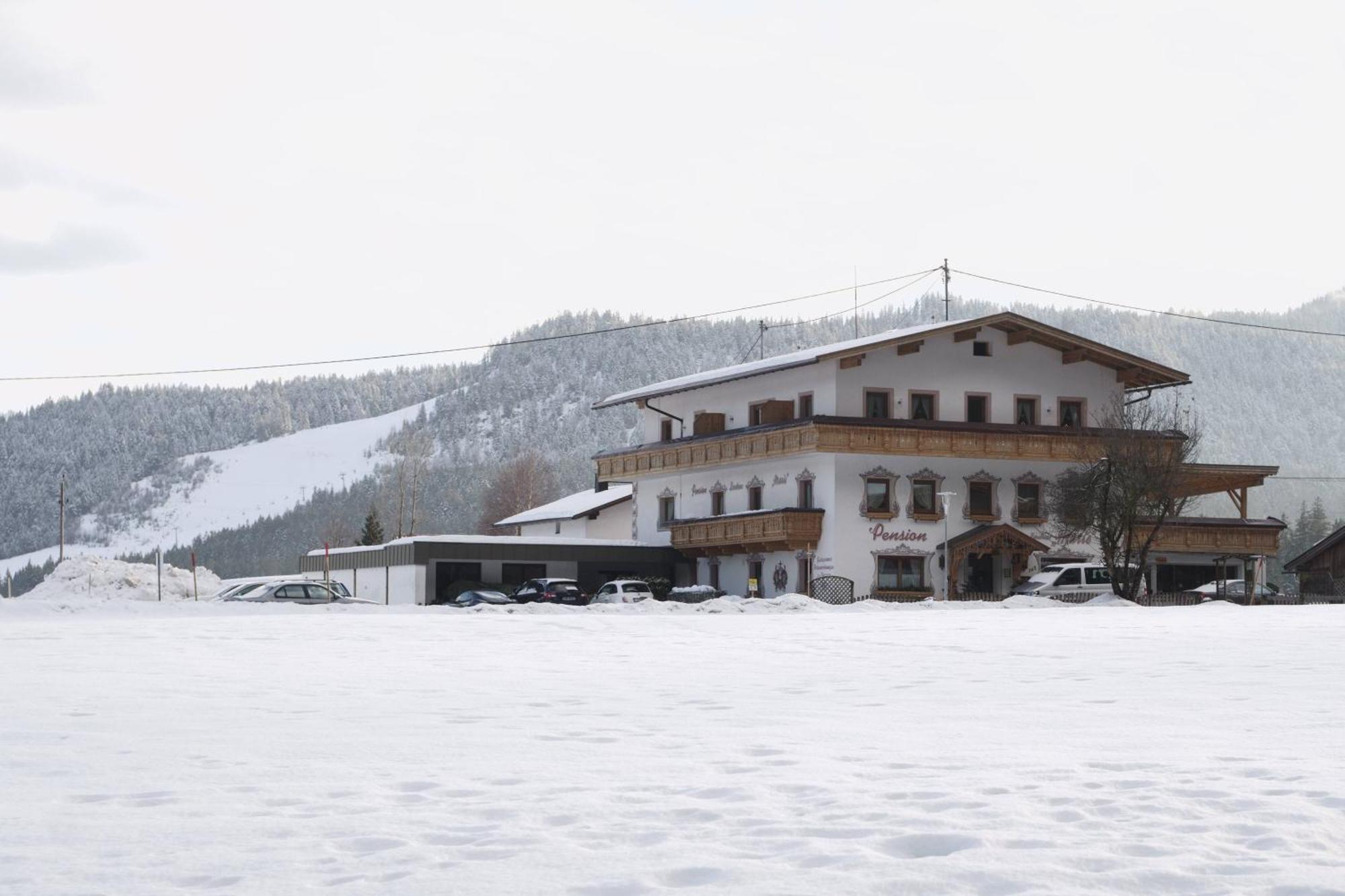 Pension Und Apartments Landhaus Marie Leutasch Εξωτερικό φωτογραφία